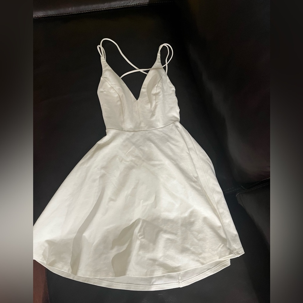 WHITE LULUS DRESS NEVER WORN